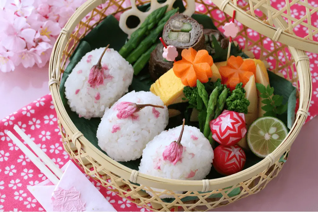 Cơm nắm Sakura onigiri